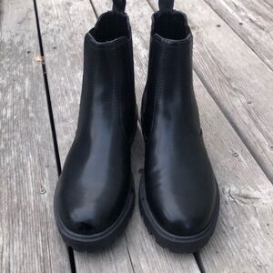 NINE WEST Boots: Women’s Yullon Lug Sole Black Chelsea Booties, Size 9.5 (NWOT)